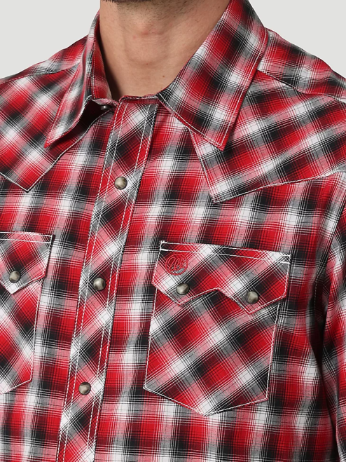 Wrangler Clothing Picnic Red (112326334) Men Retro Short Sleeve Western Snap with Sawtooth Flap Pocket Plaid Shirt 8V2H429