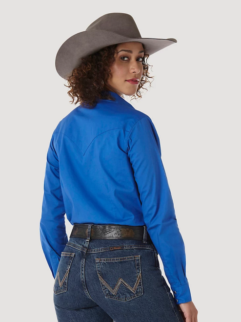 Wrangler Clothing Royal (LW1011B) Women Long Sleeve One Point Front and Back Yokes Solid Top 8V2H890