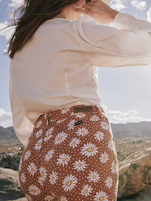 Wrangler Clothing TA Wash (WRS40TA) Women Ultimate Riding Jean - Shiloh 8V2H768