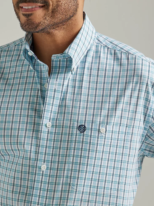 Wrangler Clothing True Aqua Plaid (112327820) Men George Strait Short Sleeve 1 Pocket Button Down Plaid Shirt 8V2H309