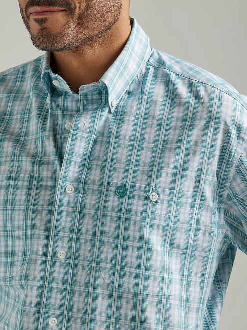Wrangler Clothing True Aqua Plaid (112327822) Men George Strait Short Sleeve 2 Pocket Button Down Plaid Shirt 8V2H335