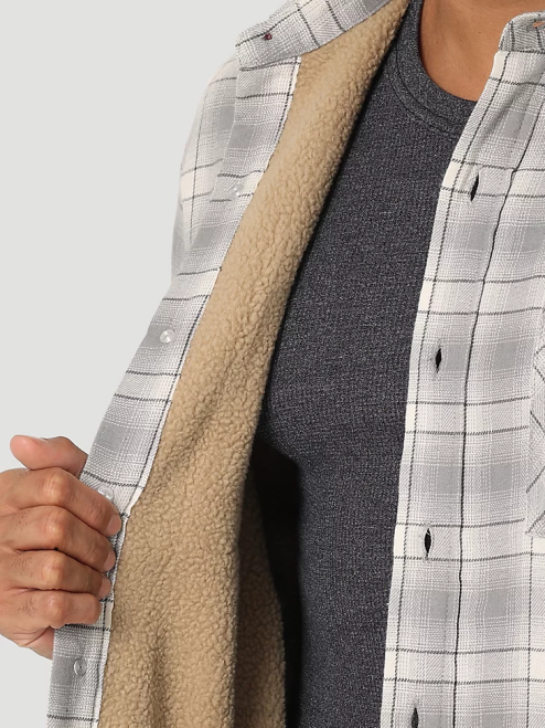 Wrangler Clothing Vaporous Gray (112325083) Men Heavyweight Plaid Sherpa Lined Shirt Jacket 8V2H389