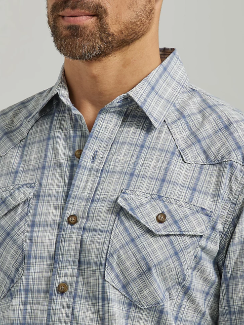 Wrangler Clothing Vintage Indigo (112330911) Men Cowboy Wash Plaid Shirt 8V2H414