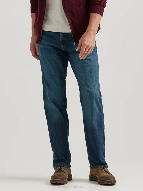 Wrangler Clothing Carbon (ZM3CSCN) Men Authentics Relaxed Fit Comfort Flex Jean 8V2H200