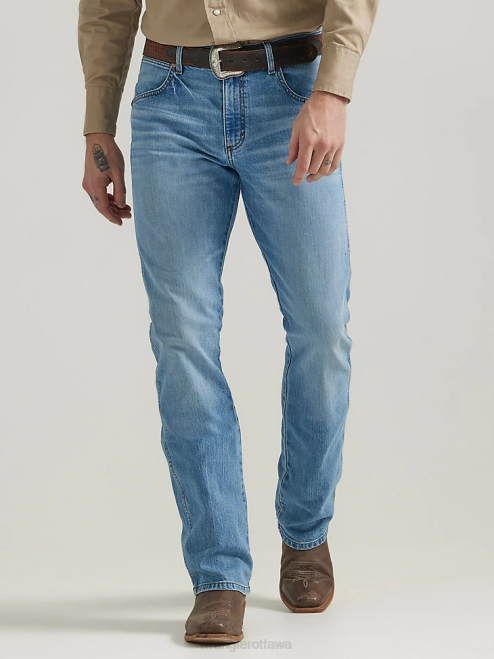 Wrangler Clothing Codigo (112330335) Men Retro Slim Fit Bootcut Jean 8V2H12
