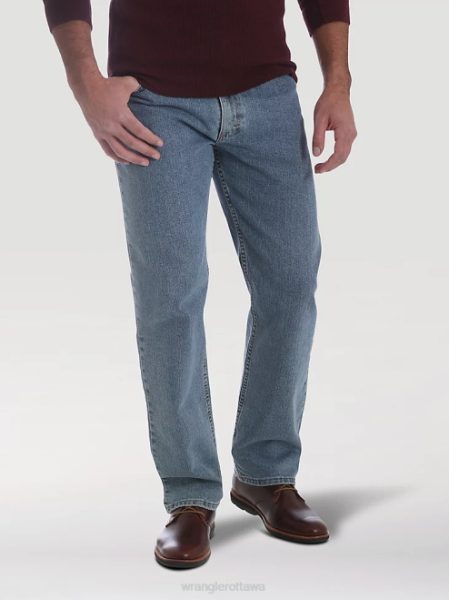 Wrangler Clothing Light Wash (96CFVLW) Men Five Star Premium Performance Series Regular Fit Jean 8V2H69