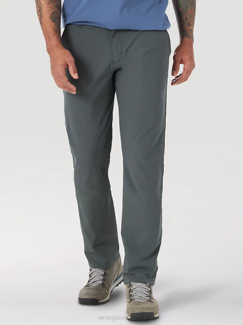 Wrangler Clothing Dark Shadow (NS818DS) Men ATG FWDS Chino 8V2H256