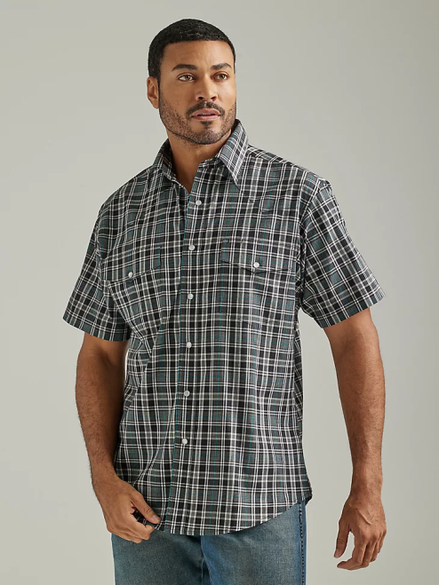 Wrangler Clothing Black Knight (112326367) Men Wrinkle Resist Short Sleeve Western Snap Plaid Shirt 8V2H445