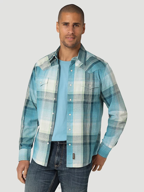 Wrangler Clothing Blue Light (112324851) Men Retro Premium Long Sleeve Western Snap Plaid Shirt 8V2H478