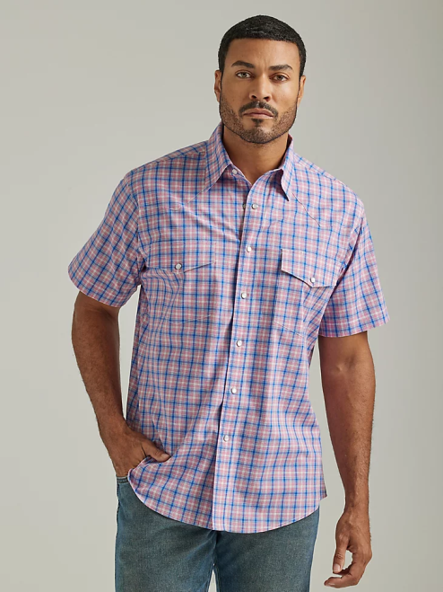 Wrangler Clothing Fireworks Blue (112326368) Men Wrinkle Resist Short Sleeve Western Snap Plaid Shirt 8V2H446